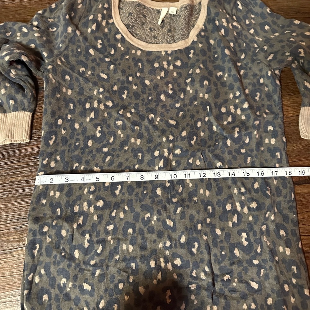 Women's Grey Leopard Print Knit Dress with Cream Trim - Picture 7 of 7